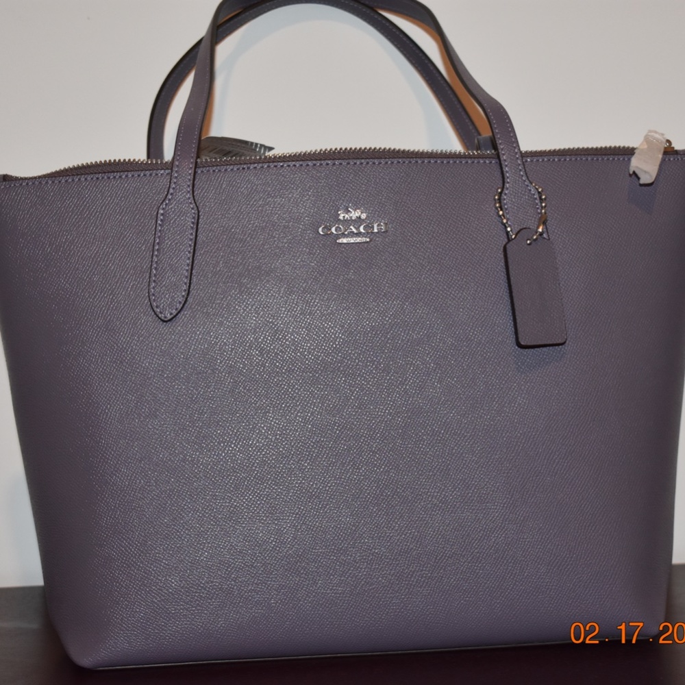 NWT Coach Zip top tote in Vintage purple
